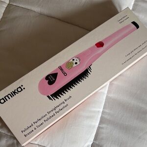 Amika polished perfection straightening brush